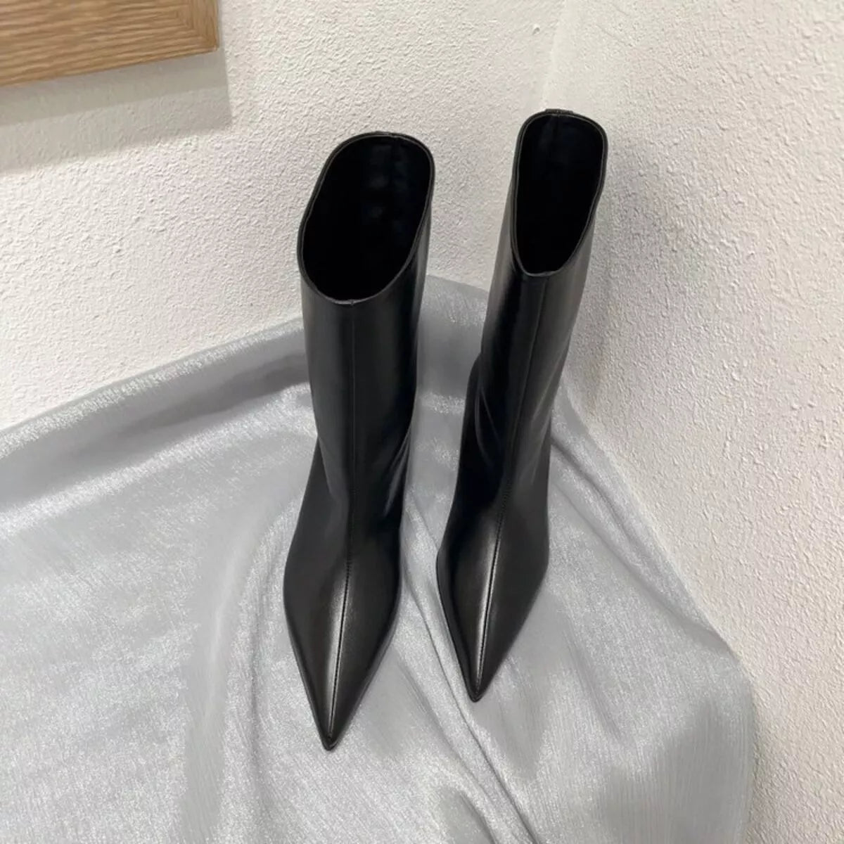 Everly Point Toe Kitten Heels Boots